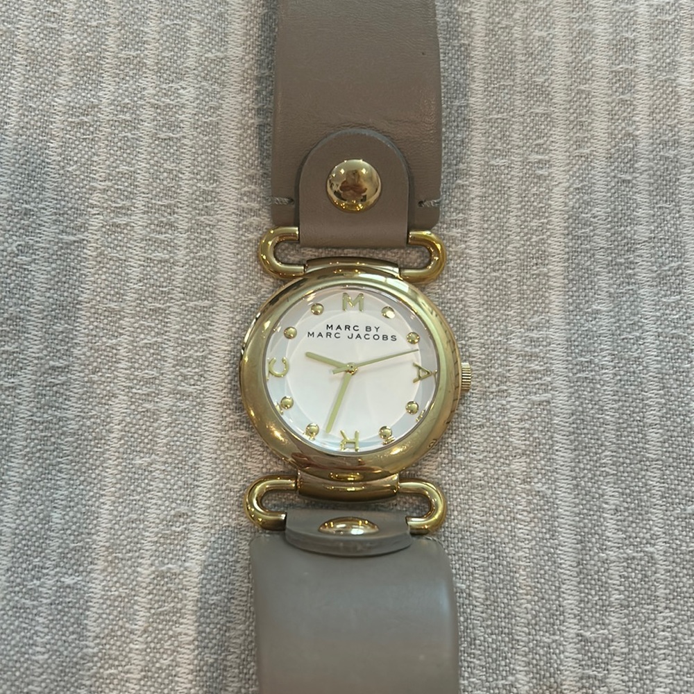 Marc Jacobs leather watch